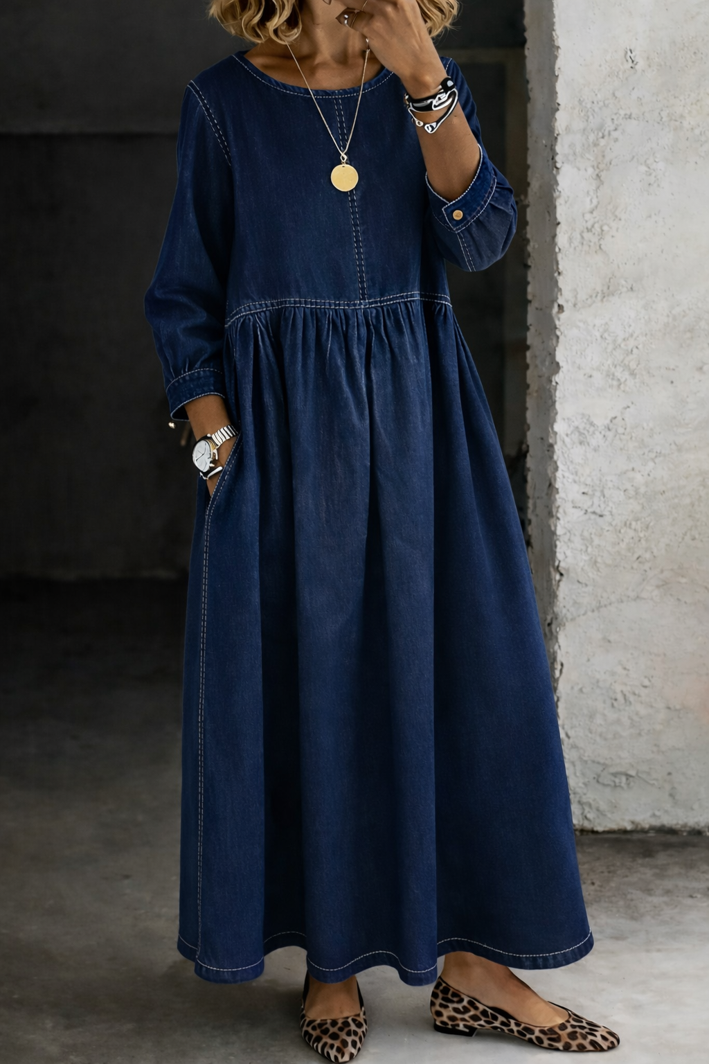 Women's Maxi Dress Long Sleeve Round Neck Pockets in Navy