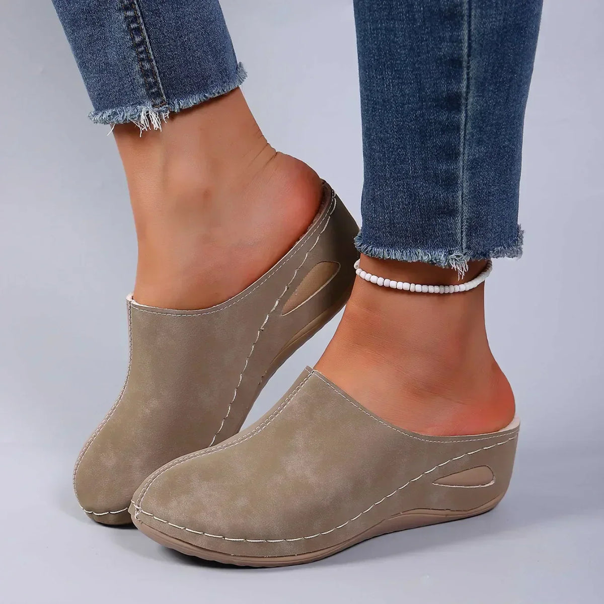 Noor | Orthopedic Slippers for Everyday Comfort and Timeless Style