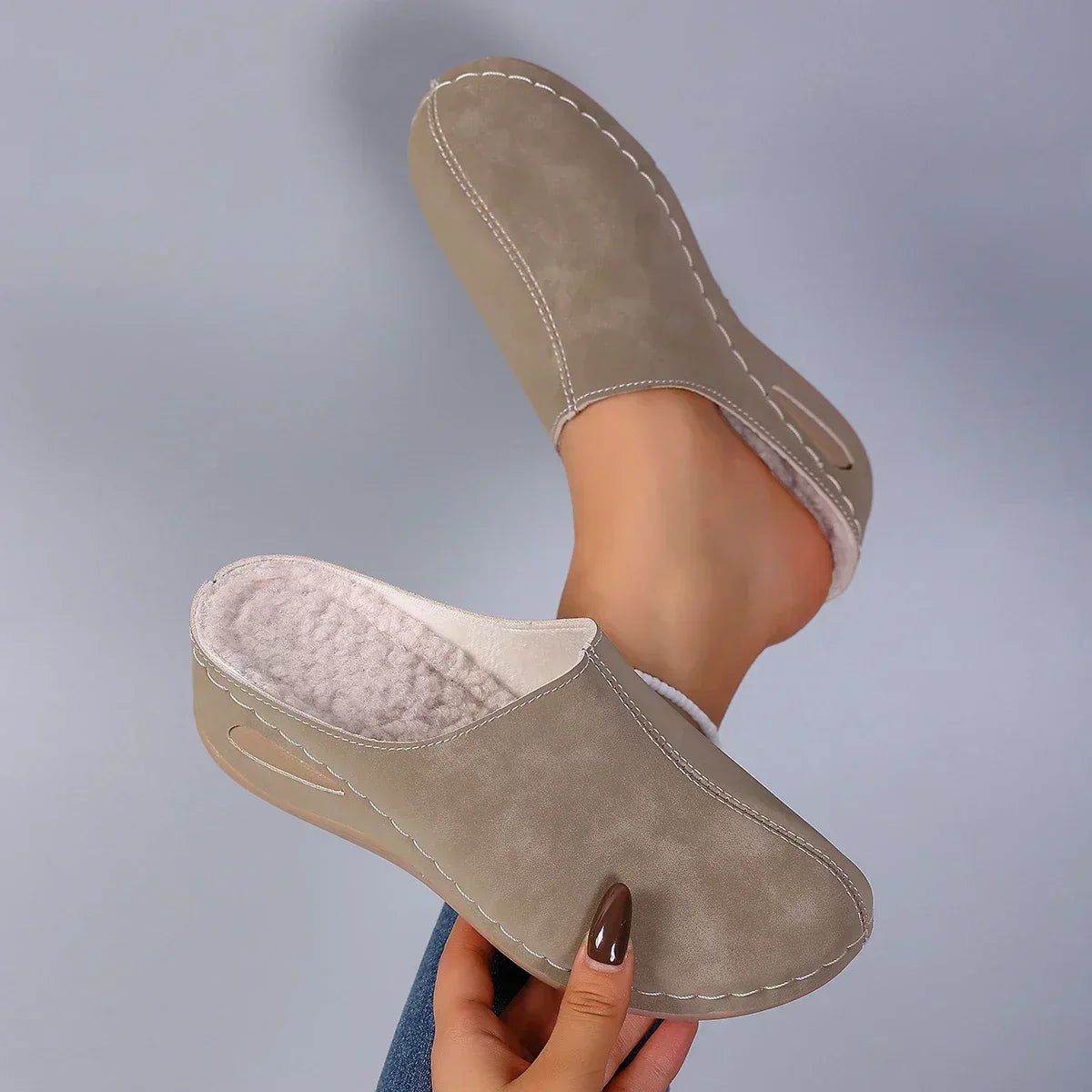 Noor | Orthopedic Slippers for Everyday Comfort and Timeless Style