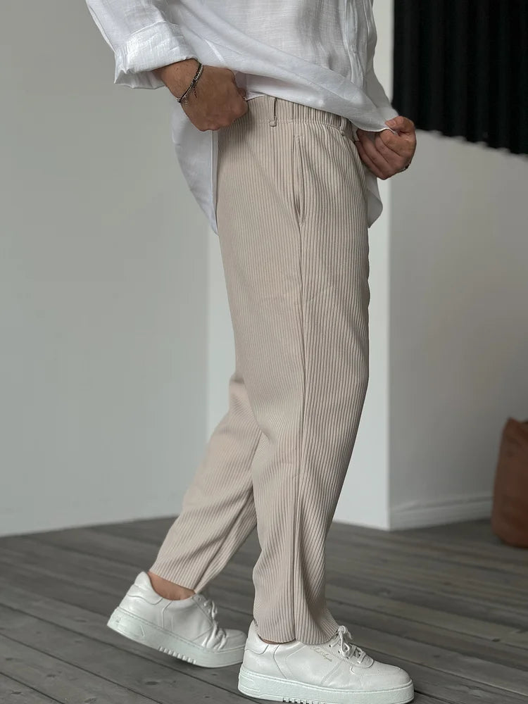 Men's Relaxed Fit Pleated Pants – Elegant and Comfortable for Everyday and Business