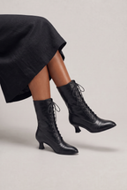 Lace Up Boots Women Heeled Vintage